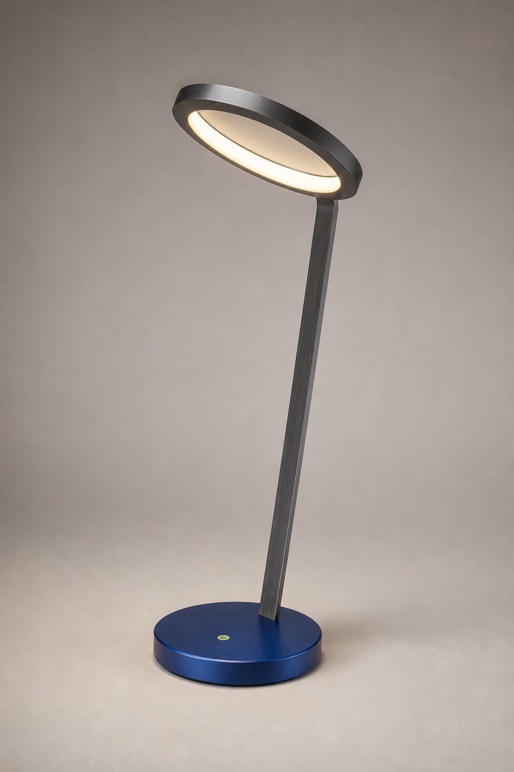 Halo Desk Light gadget in a studio product render